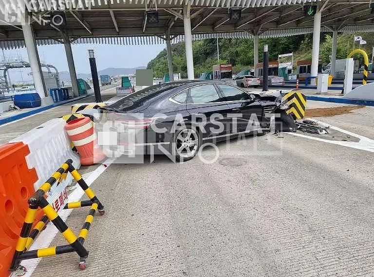 Photo 2 of 15: 2020 Genesis G80 2.5T, VIN KMTGB41CBMU038288 — Korean insurance auction