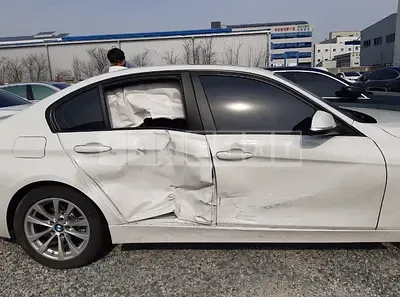 Photo 1 of 9: 2018 BMW 320d, VIN WBA8C5107JA075096 — Korean insurance auction