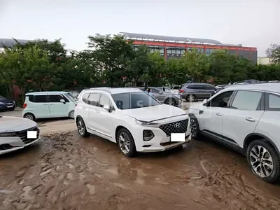 Photo 1 of 9: 2019 Hyundai Santa Fe, VIN KMHS581BBKU151183 — Korean insurance auction