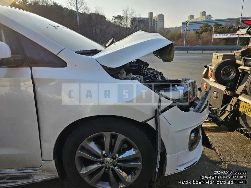 Photo 2 of 7: 2016 Kia Carnival, VIN KNAMC81ABGS095589 — Korean insurance auction
