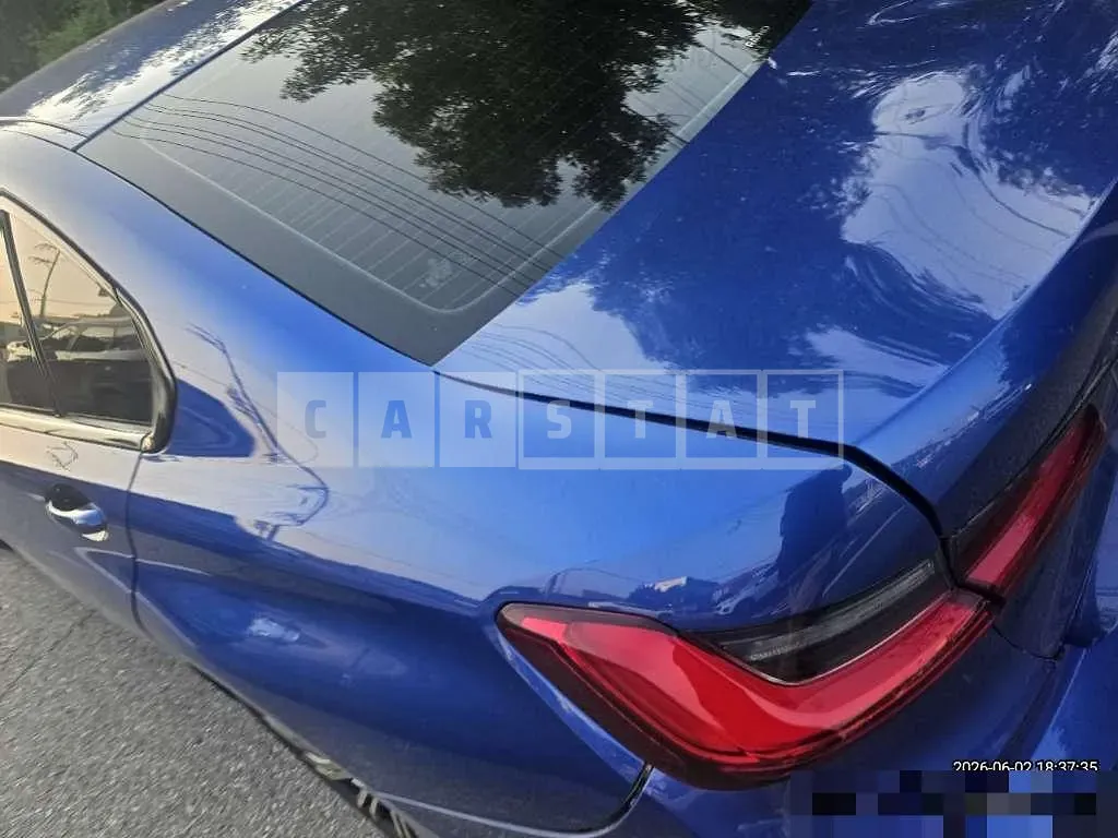 Photo 2 of 11: 2021 BMW 320i — Korean insurance auction