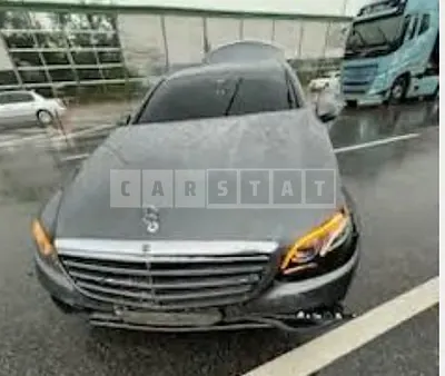 Photo 1 of 18: 2019 Mercedes-Benz E220 d 4Matic — Korean insurance auction