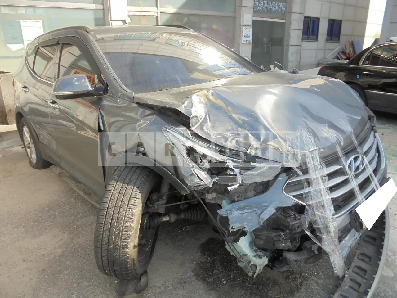 Photo 2 of 18: 2016 Hyundai Santa Fe, VIN KMHSW81UBGU643994 — Korean insurance auction