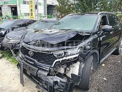 Photo 1 of 13: 2021 Kia Sorento, VIN KNARG81BGMA013708 — Korean insurance auction