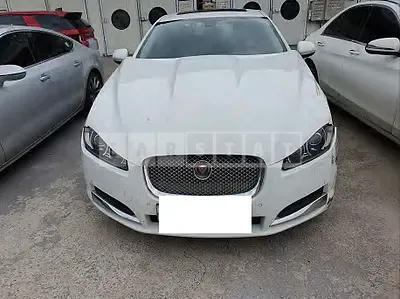 Photo 1 of 30: 2015 Jaguar XF 2.2d — Korean insurance auction