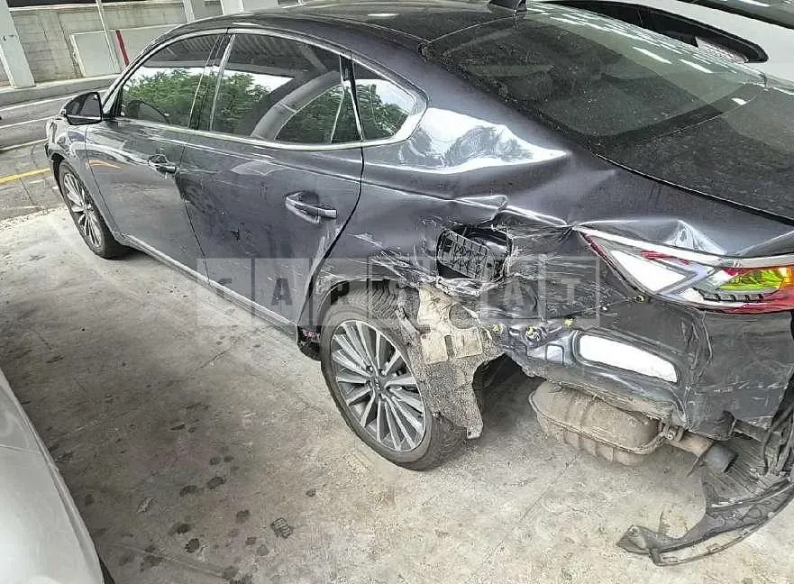 Photo 2 of 11: 2017 Kia K7 — Korean insurance auction