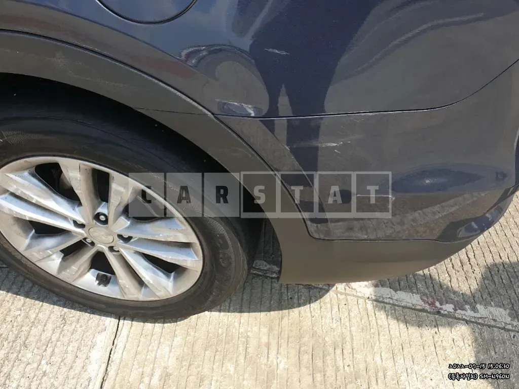 Photo 2 of 27: 2018 Hyundai Santa Fe, VIN KMHSW81UBJU846089 — Korean insurance auction