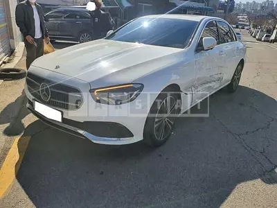 Photo 1 of 7: 2021 Mercedes-Benz E250, VIN W1KZF4FB9NB008010 — Korean insurance auction