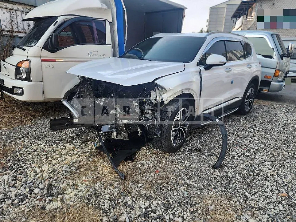 Photo 2 of 22: 2019 Hyundai Santa Fe TM 2.0 — Korean insurance auction