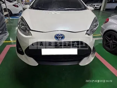 Photo 1 of 12: 2019 Toyota Prius C — Korean insurance auction