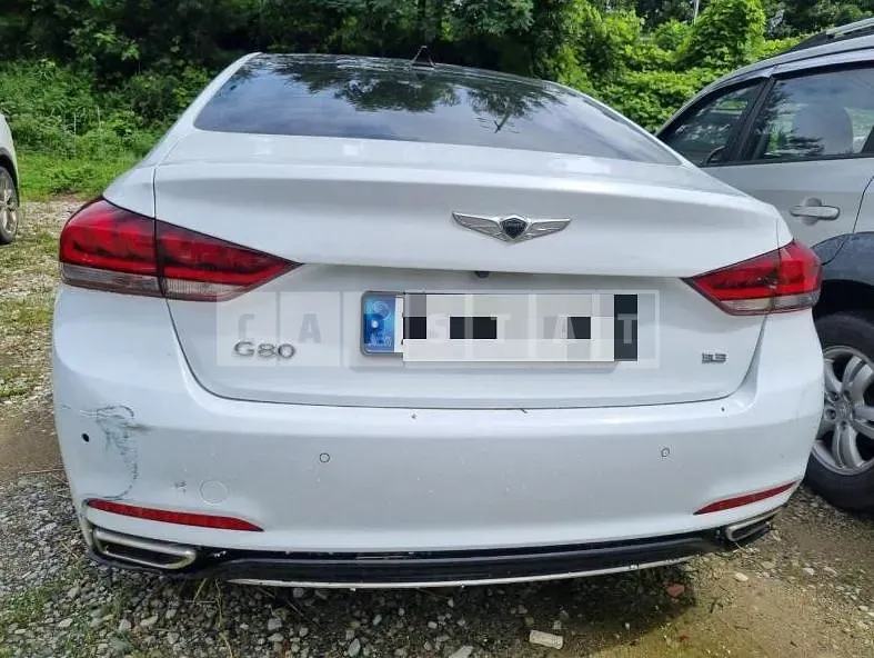 Photo 2 of 13: 2017 Genesis G80 3.3, VIN KMHGL41DBJU253210 — Korean insurance auction