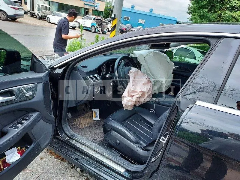 Photo 2 of 13: 2015 Mercedes-Benz CLS250 BlueTec 4Matic, VIN WDDLJ9HBXFA144829 — Korean insurance auction