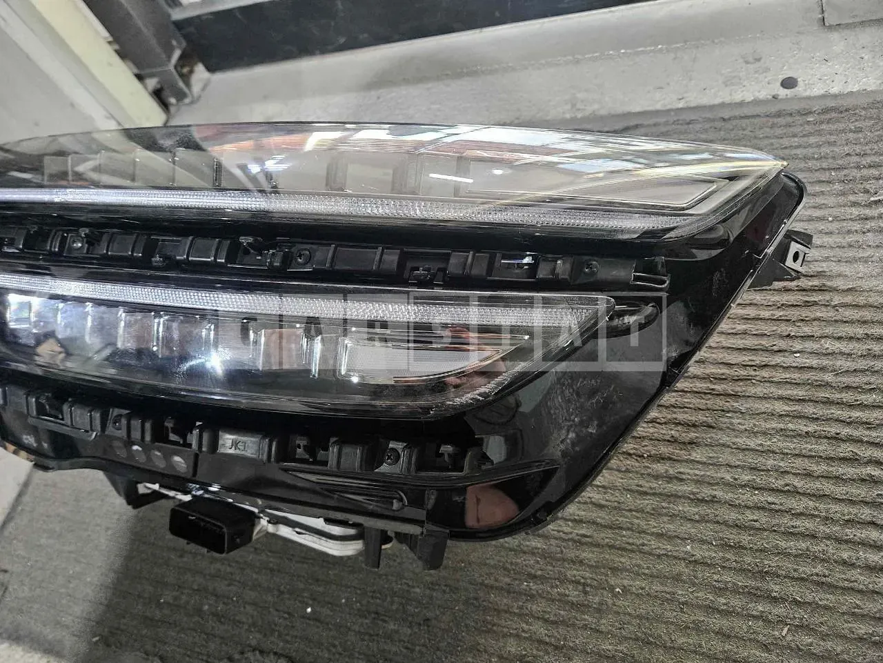 Photo 2 of 2: 2024 Genesis Light GV70 Headlight, VIN KMTMA81BBSU214784 — Korean insurance auction