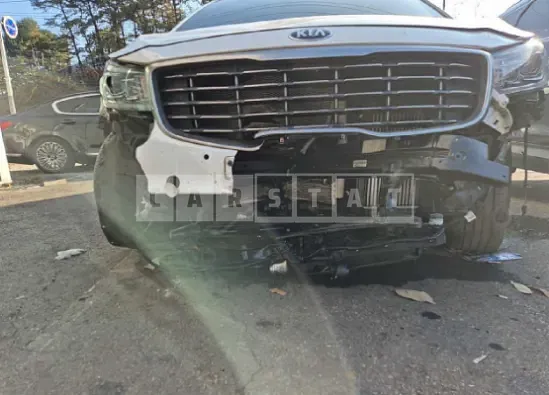 Photo 2 of 12: 2019 Kia Carnival — Korean insurance auction