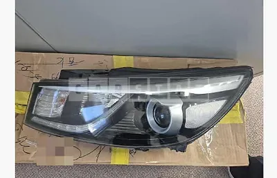 Photo 1 of 7: 2016 Kia (parts) Carnival Headlamp — Korean insurance auction