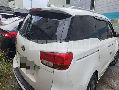 Photo 1 of 15: 2017 Kia Carnivals — Korean insurance auction