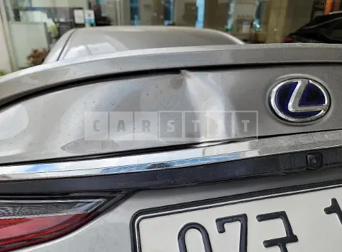 Photo 2 of 13: 2020 Lexus ES300h, VIN JTHB21B11L2093603 — Korean insurance auction