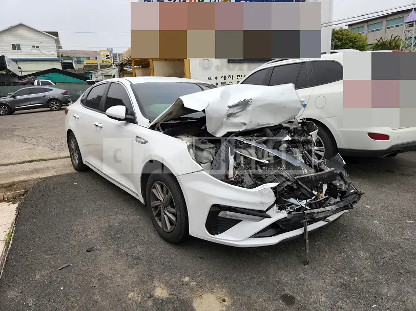Photo 2 of 5: 2019 Kia K5 2.0(LPI), VIN KNAGS416BKA334029 — Korean insurance auction