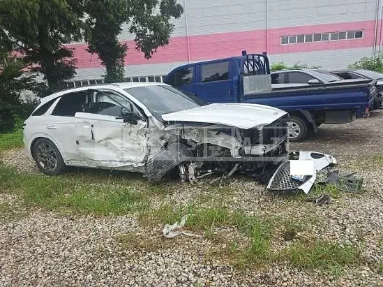 Photo 2 of 49: 2021 Genesis Hyundai GV70, VIN KMTMA81BDMJ010844 — Korean insurance auction