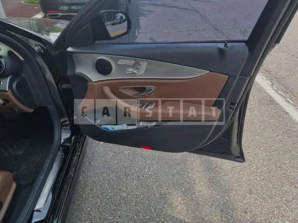 Photo 2 of 9: 2017 Mercedes-Benz E220d, VIN WDDZF0EB2HA108857 — Korean insurance auction