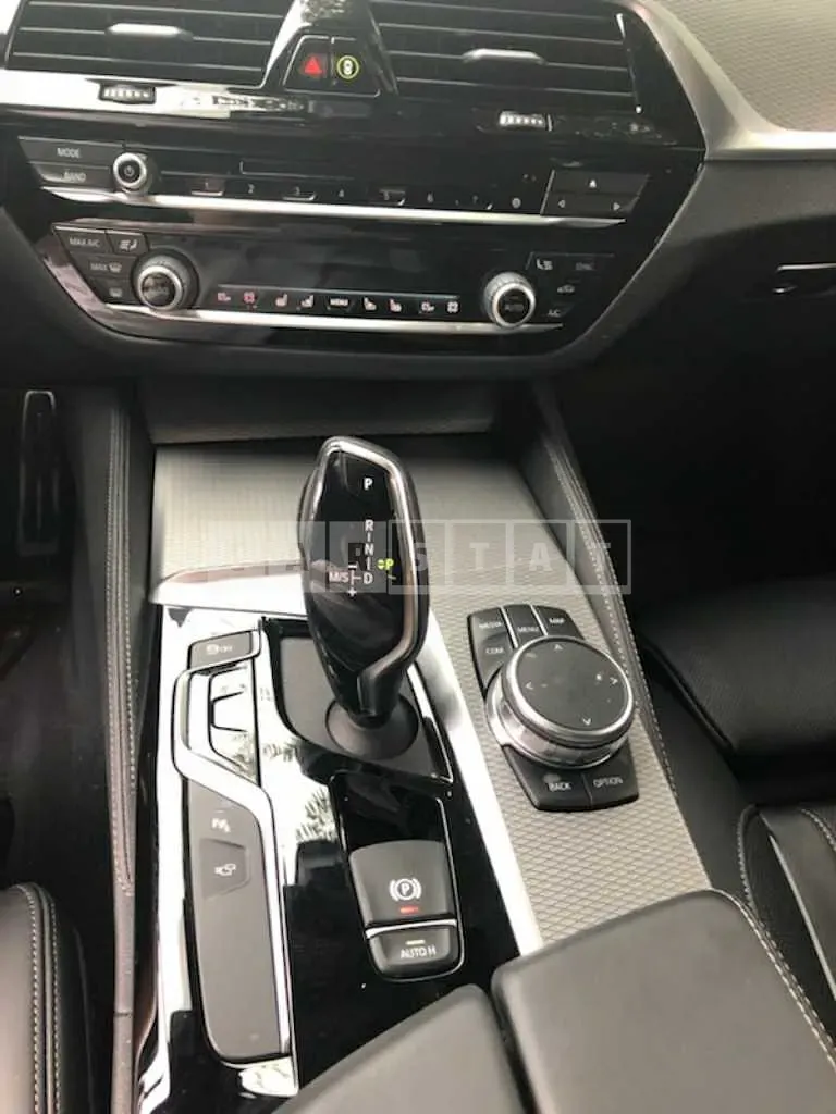 Photo 2 of 20: 2019 BMW 520d, VIN WBAJF3100KBJ09162 — Korean insurance auction