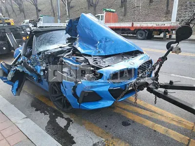 Photo 1 of 44: 2022 BMW Z4 sDrive20i, VIN WBAHF7102NWX64491 — Korean insurance auction