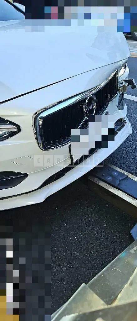 Photo 2 of 6: 2017 Volvo S90D4 — Korean insurance auction