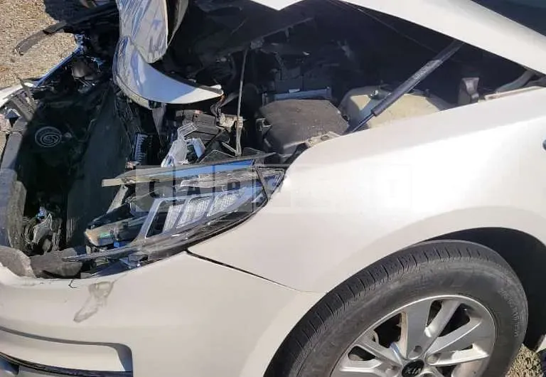 Photo 2 of 28: 2015 Kia K5 2.0(LPI), VIN KNAGS416BGA003852 — Korean insurance auction
