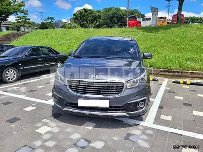 Photo 1 of 10: 2016 Kia Carnival Limousine, VIN KNAMB81ABGS104274 — Korean insurance auction