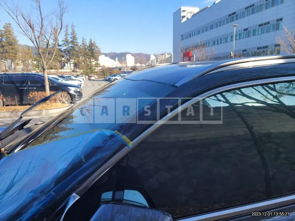 Photo 2 of 19: 2023 Kia Sorento, VIN KNARF81GBPA148066 — Korean insurance auction