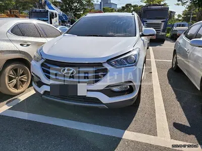 Photo 1 of 13: 2017 Hyundai Santa Fe, VIN KMHSW81UBHU753117 — Korean insurance auction