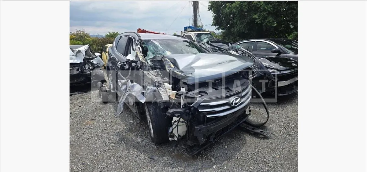 Photo 2 of 9: 2016 Hyundai Santa Fe DM — Korean insurance auction