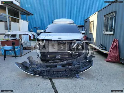 Photo 1 of 17: 2021 Kia Carnival Limousine, VIN KNANE813BMS094800 — Korean insurance auction