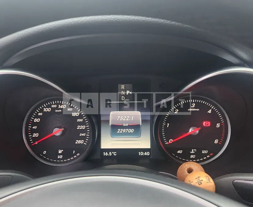 Photo 2 of 12: 2016 Mercedes-Benz C 220d — Korean insurance auction