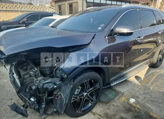 Photo 2 of 18: 2017 Kia Sorento, VIN KNAPK81BDHA278928 — Korean insurance auction