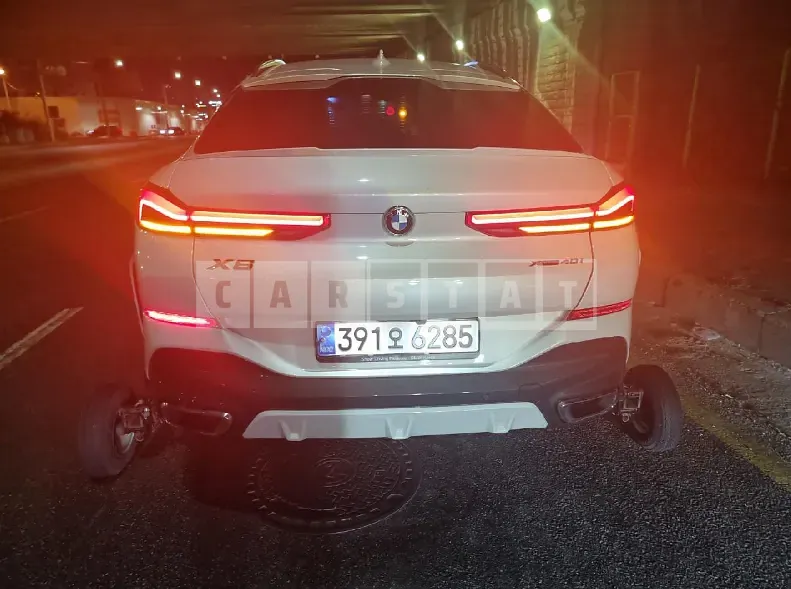 Photo 2 of 24: 2021 BMW X6 xDrive 40i, VIN WBACY6103M9H82772 — Korean insurance auction