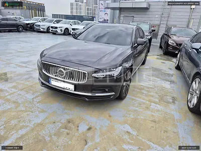 Photo 1 of 11: 2024 Volvo S90 B5, VIN LVYPTL12XRP412544 — Korean insurance auction