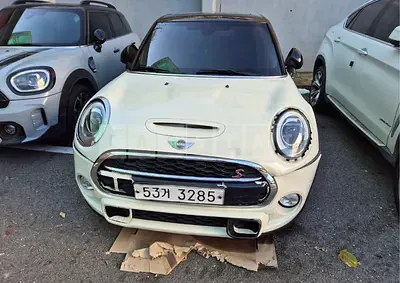 2018 BMW MINI Cooper SD five-door