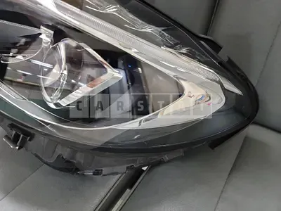 Photo 1 of 4: 2015 Mercedes-Benz Light C200 Headlamp — Korean insurance auction