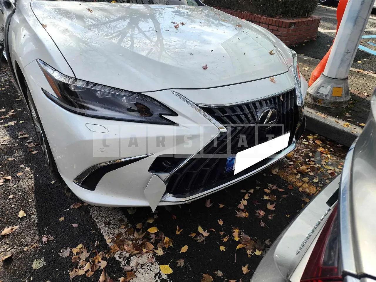 Photo 2 of 22: 2024 Lexus ES300h, VIN JTHBA1C1XS2025364 — Korean insurance auction