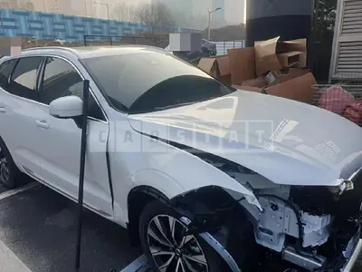 Photo 1 of 18: 2023 Volvo XC60B5 AWD — Korean insurance auction