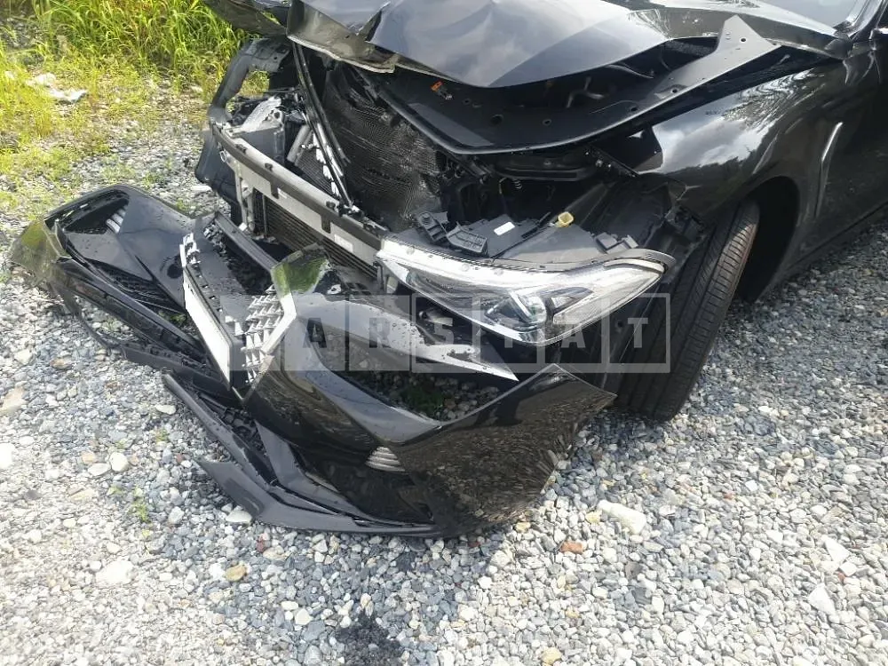 Photo 2 of 21: 2018 Genesis G70, VIN KMTG341ADJU007551 — Korean insurance auction