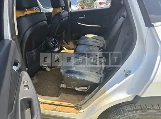 Photo 2 of 13: 2020 Hyundai Santa Fe — Korean insurance auction