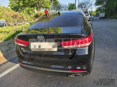 Photo 1 of 33: 2015 Kia K5 — Korean insurance auction