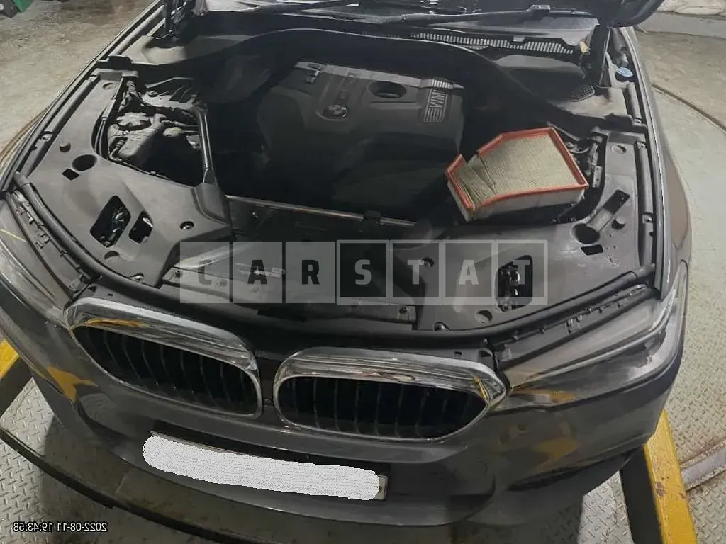 Photo 2 of 4: 2018 BMW 530i xDrive, VIN WBAJD9100JG971968 — Korean insurance auction