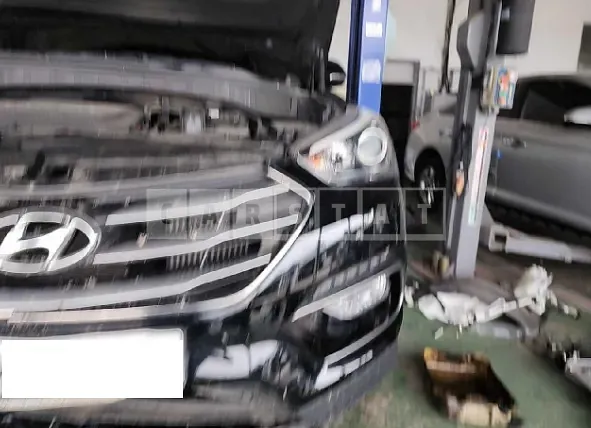 Photo 2 of 14: 2018 Hyundai Santa Fe, VIN KMHSW81UBJU863943 — Korean insurance auction