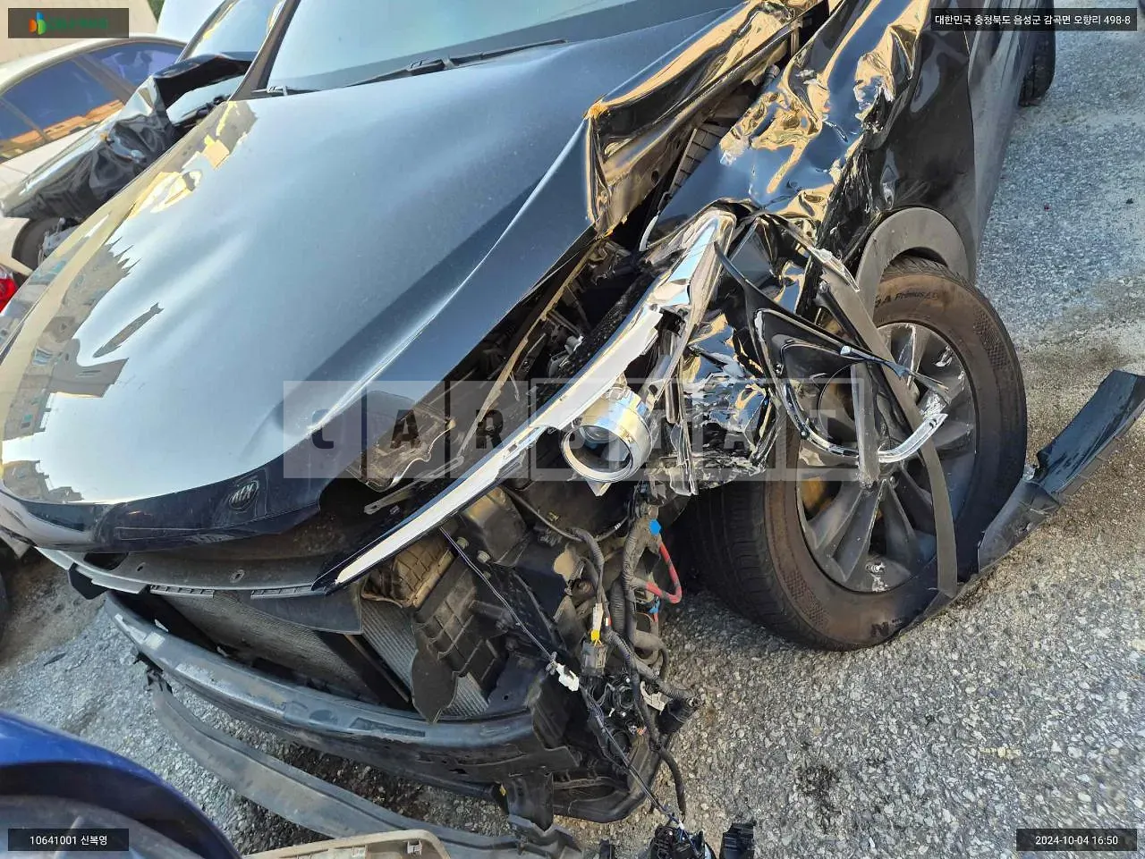 Photo 2 of 12: 2018 Hyundai Santa Fe, VIN KMHSW81UBJU840022 — Korean insurance auction
