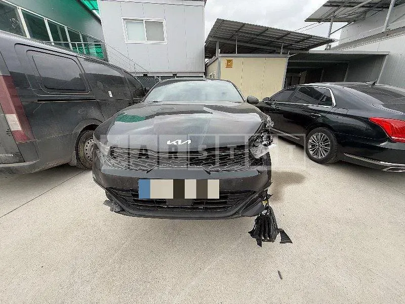 Photo 2 of 33: 2023 Kia K5 — Korean insurance auction