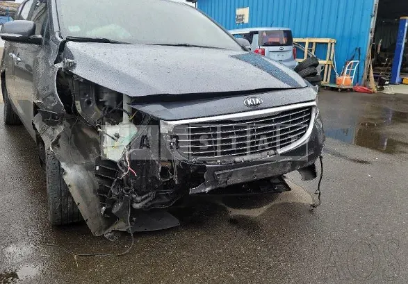 Photo 2 of 18: 2016 Kia Carnival, VIN KNAMB81ABGS172400 — Korean insurance auction