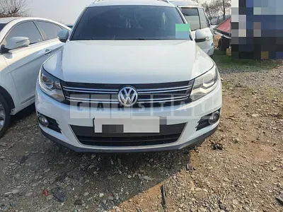 Photo 1 of 12: 2015 Volkswagen Tiguan 2.0 TDI BMT, VIN WVGZZZ5NZGW537866 — Korean insurance auction